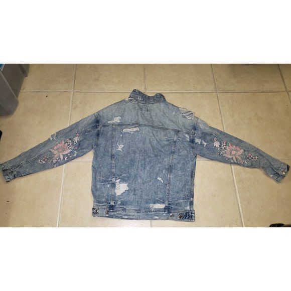 American Eagle Distressed Jean Jacket with Floral Patches on Sleeves Size S - Picture 2 of 2